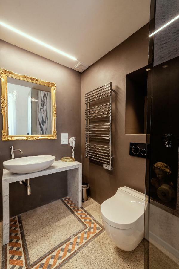 Palazzo Dei Grifoni - Luxury Suites - ซัน เบเนเดตโต เดล ตรอนโต ภายนอก รูปภาพ