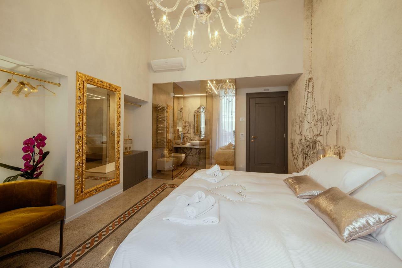 Palazzo Dei Grifoni - Luxury Suites - ซัน เบเนเดตโต เดล ตรอนโต ภายนอก รูปภาพ